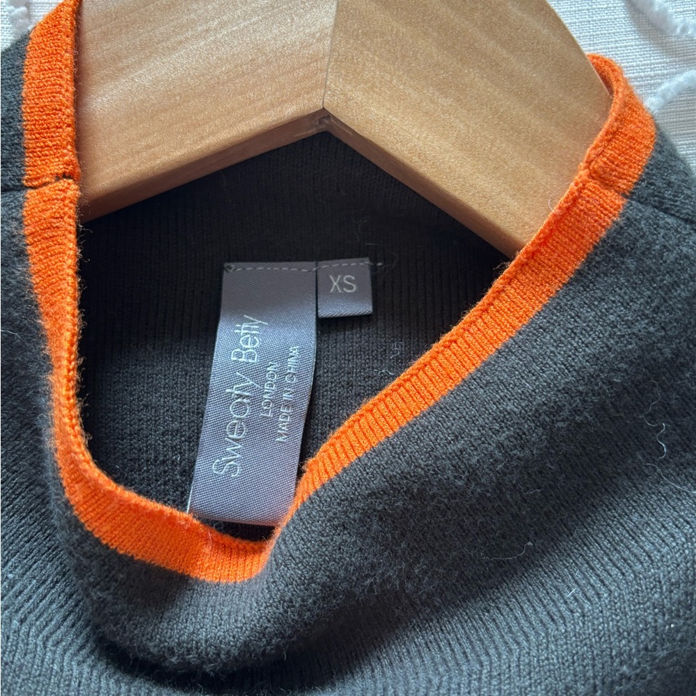 Sweaty Betty Serenity Cropped Boxy Jumper‎ Green with Orange Trim Mock Neck - Picture 5 of 8